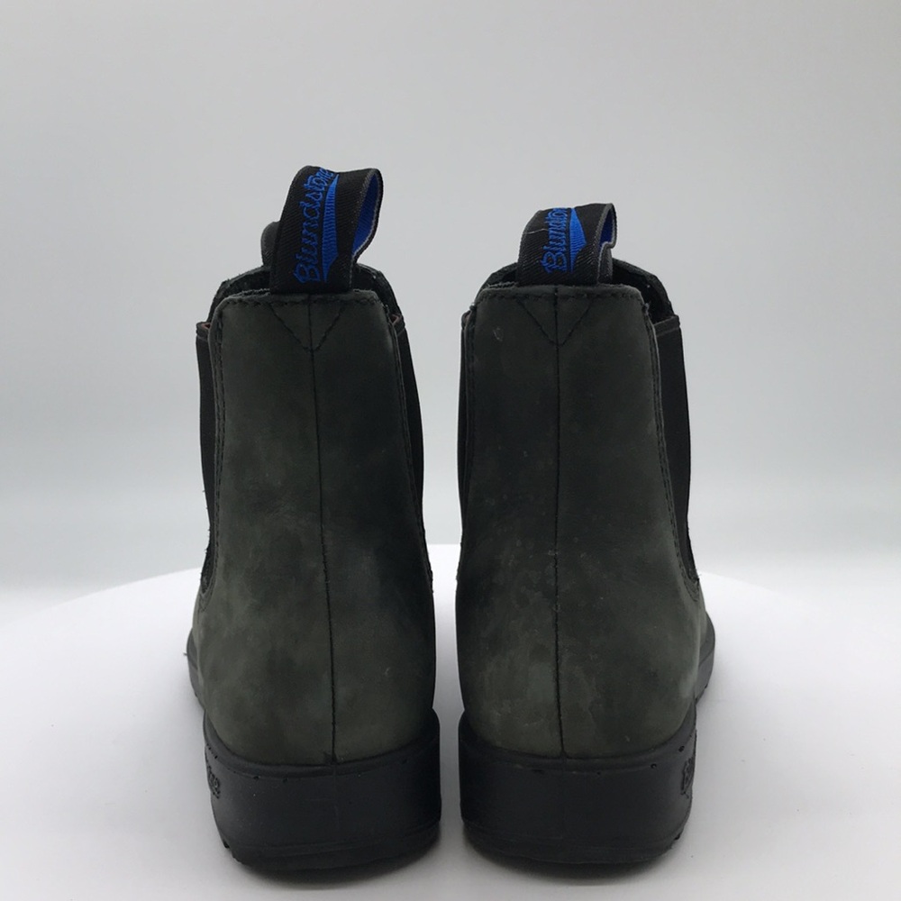 Blundstone Olive Nubuck Chelsea Boots with Blue Pull Tabs - Picture 4 of 9